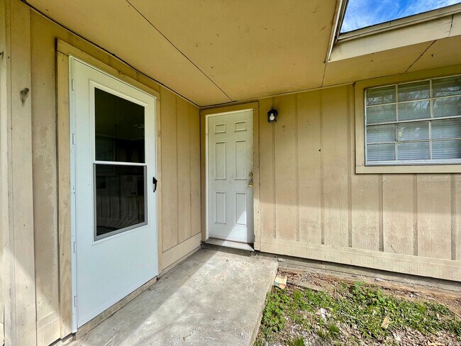 Building Photo - 2821 Pearl Ave