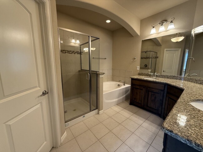 Building Photo - Come see this Townhome in such a great area.