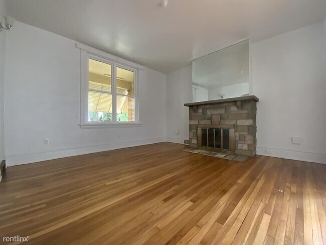 Building Photo - 6 br, 1.5 bath House - 144 Linnview Avenue