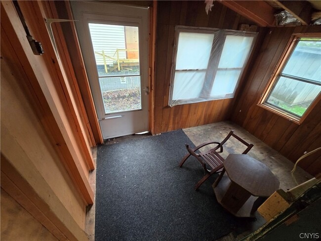 Building Photo - 121 West End Dr