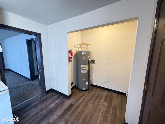 Building Photo - Quiet 2-Bedroom Home Along Hwy 12 – Large Yard