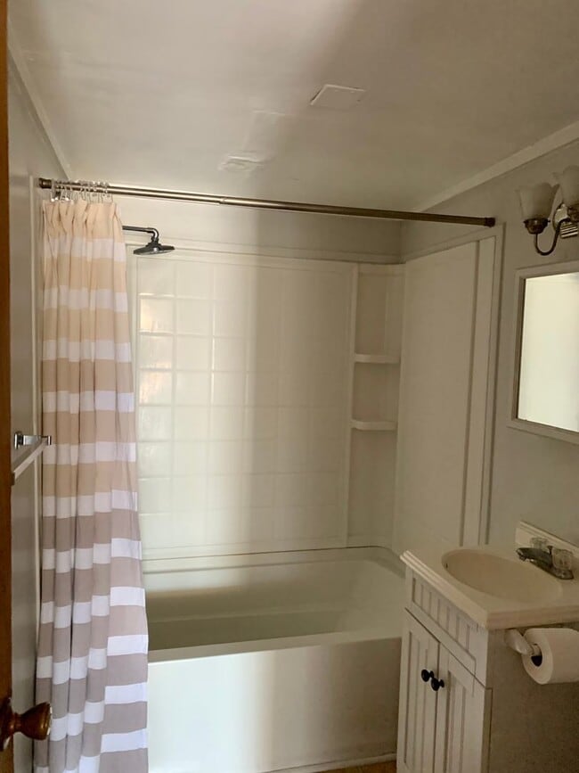 Building Photo - Coming Soon! Cute Home with Water View. Wa...