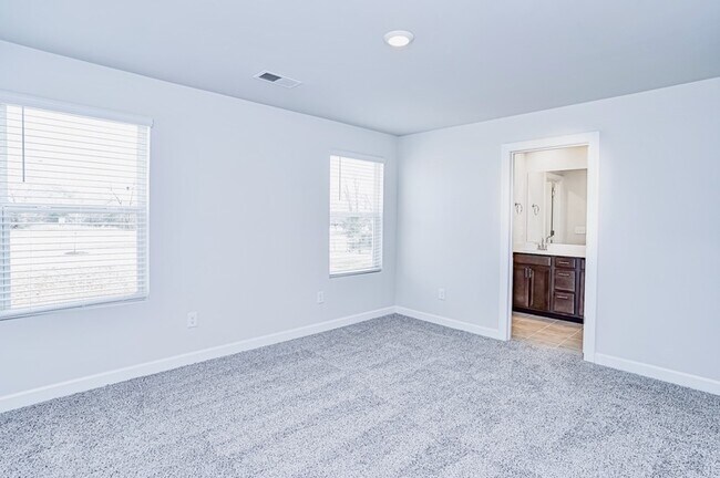Building Photo - 126 Telford Dr