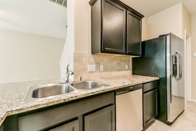 Building Photo - 16155 Beachside Pl