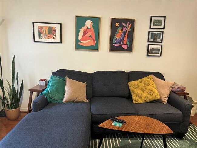 Building Photo - 955 Juniper St NE