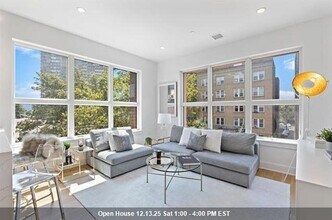 Building Photo - 6025 BLVD