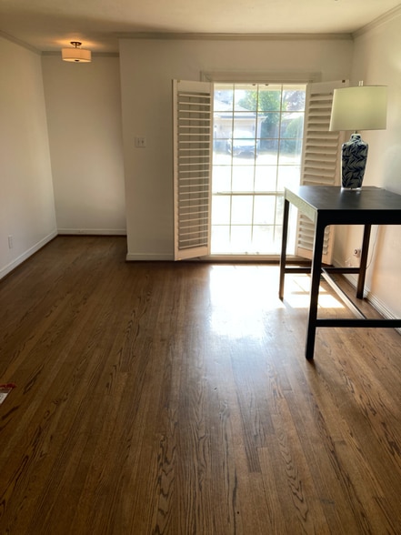 Building Photo - 6249 Ravendale Ln