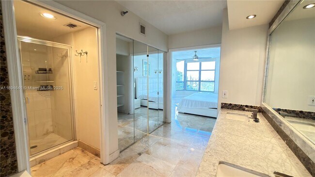 Building Photo - 3530 Mystic Pointe Dr