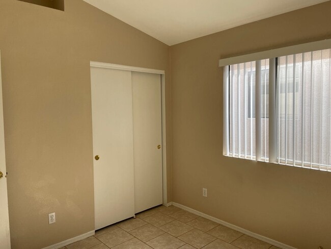 Building Photo - Freshly painted 4Bdm 2Ba Home, in a well desired location! will not last long!