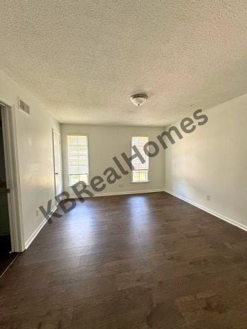 Building Photo - 1281 Royal Oaks Cove