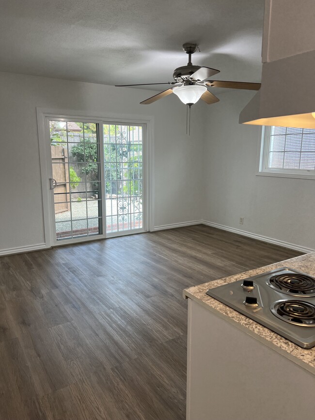 Building Photo - 9417 Tilmont St