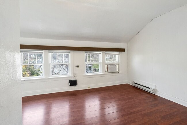 Building Photo - 1918 Olive St