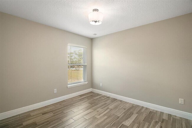 Building Photo - 444 Fahnstock St