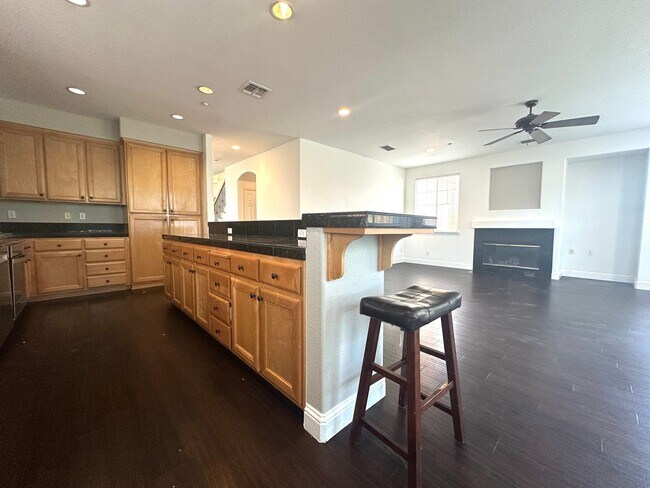 Building Photo - 2369 Fernwood Ln