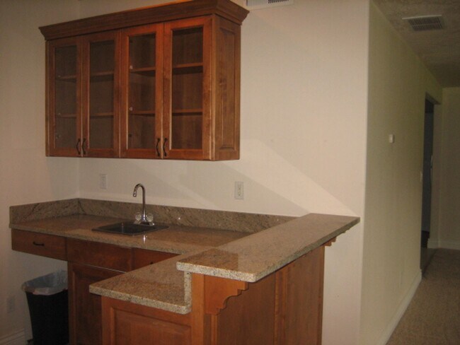 Building Photo - Country Living Close to Downtown CDA!