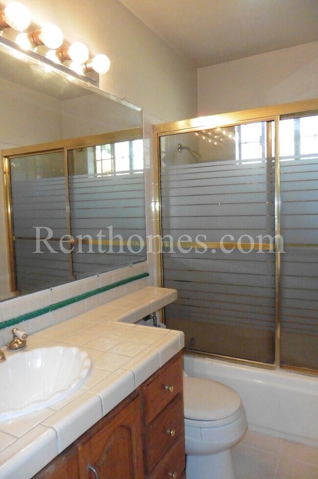 Building Photo - 7576 Winterwood Ln