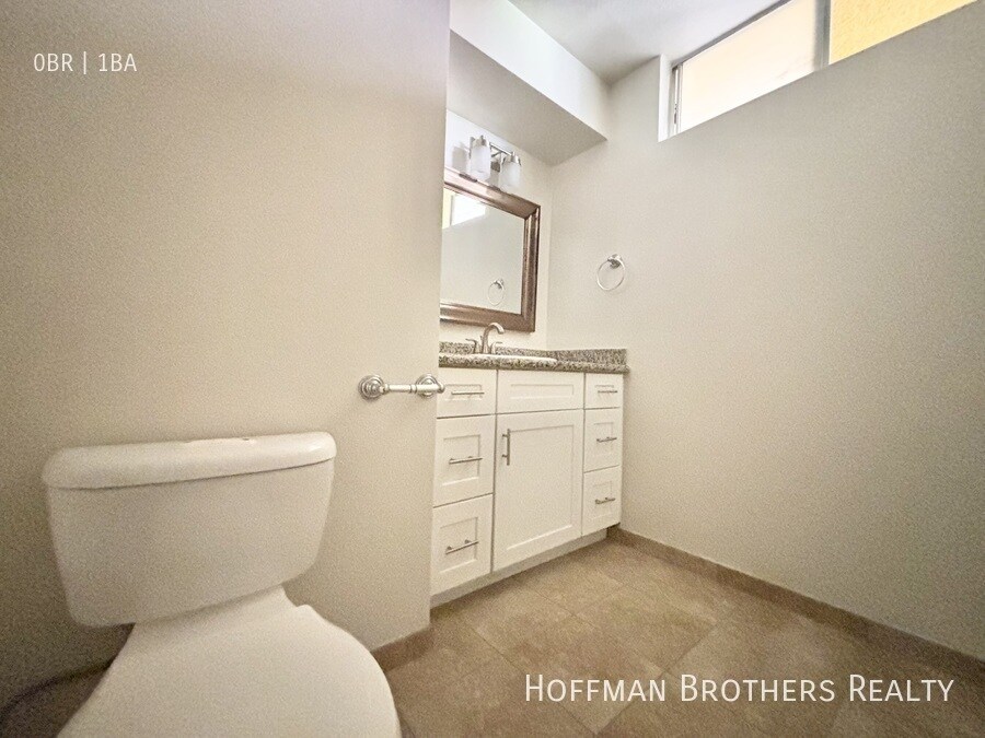 Building Photo - 1225 N Cherokee Ave