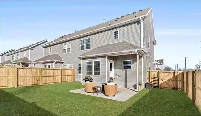 Building Photo - Come live in this brand new duplex in the heart of NWA