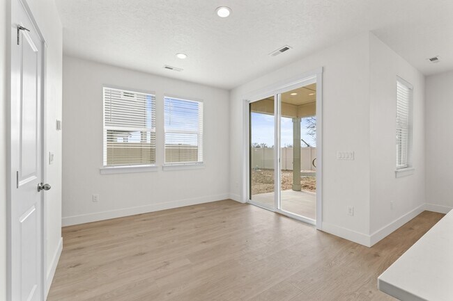 Building Photo - 1673 N Solterra Ln
