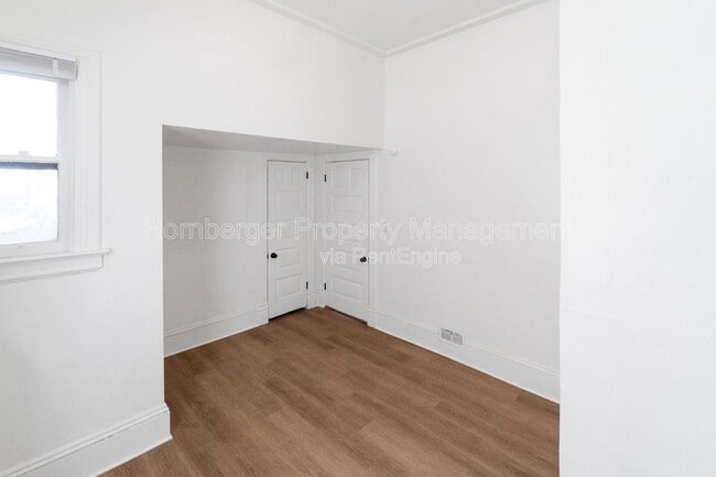 Building Photo - 1911 W 2nd Ave