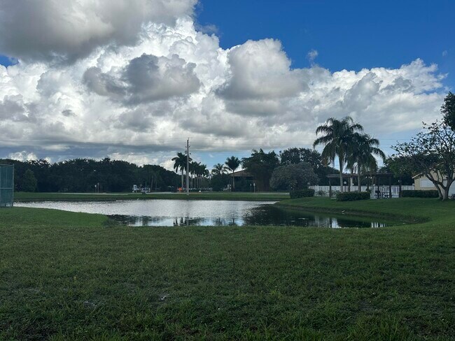 Building Photo - 12980 Vista Isles Dr