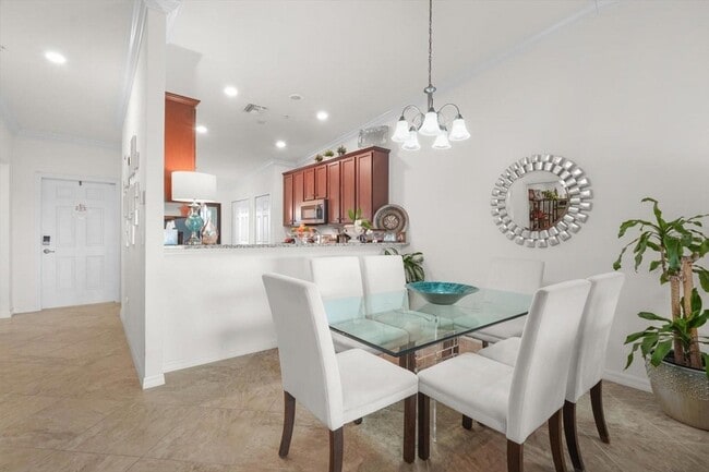 Building Photo - 5527 Palmer Cir