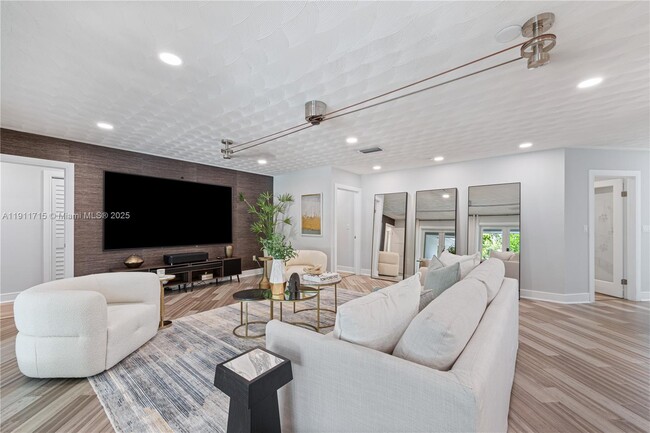 Building Photo - 8234 SW 60th Ct