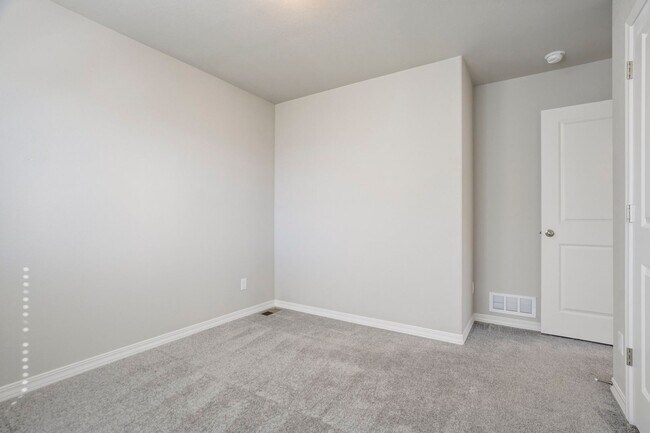 Building Photo - Modern 3bd Home Near Peterson AFB on Power...