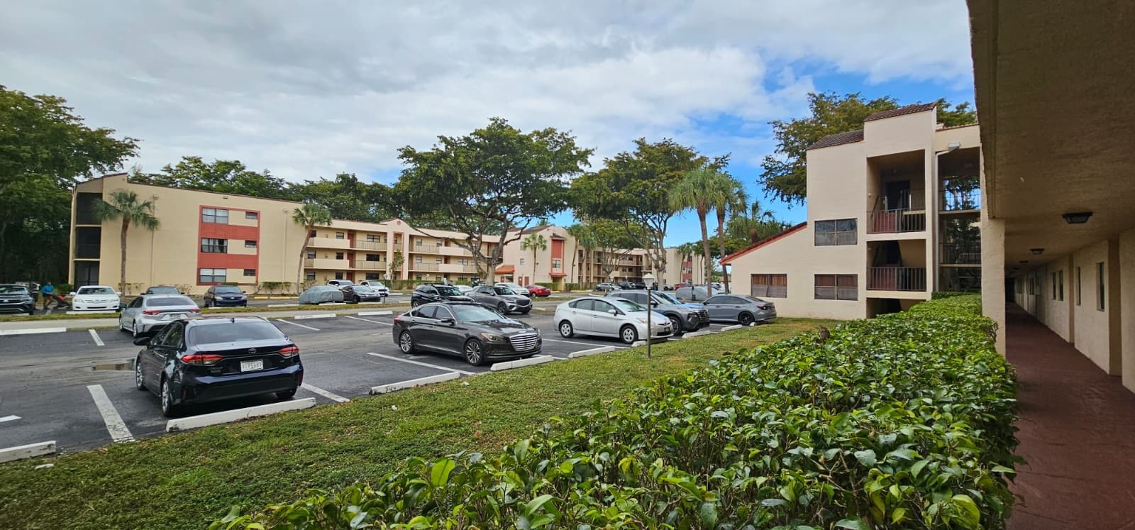 Building Photo - 3400 Foxcroft Rd