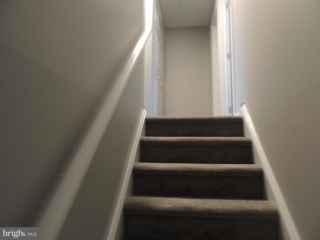 Building Photo - 404 Pinebrooke Cir