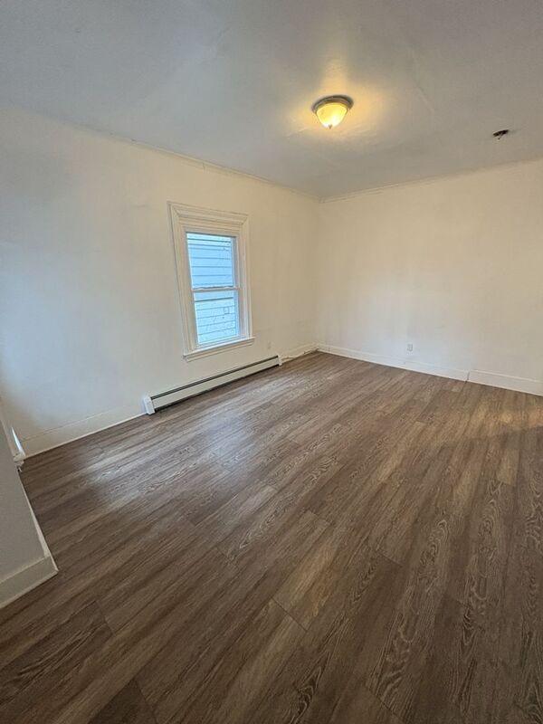 Building Photo - 415 S Main Ave