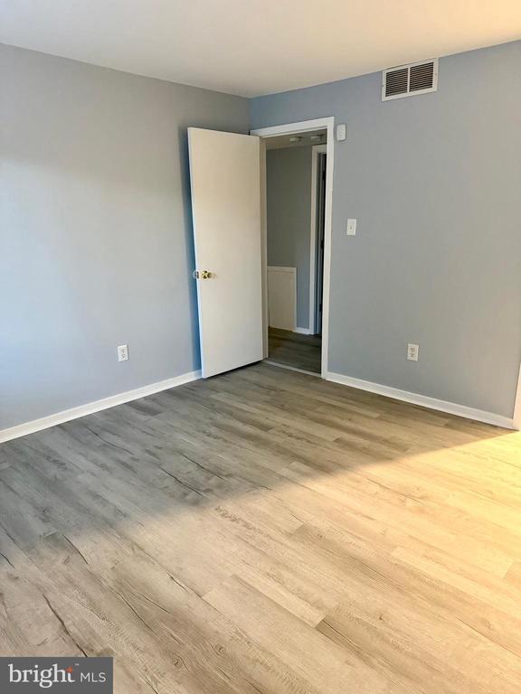 Building Photo - 313 Gregorys Way