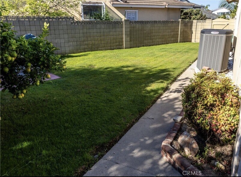 Building Photo - 24314 Berendo Ave