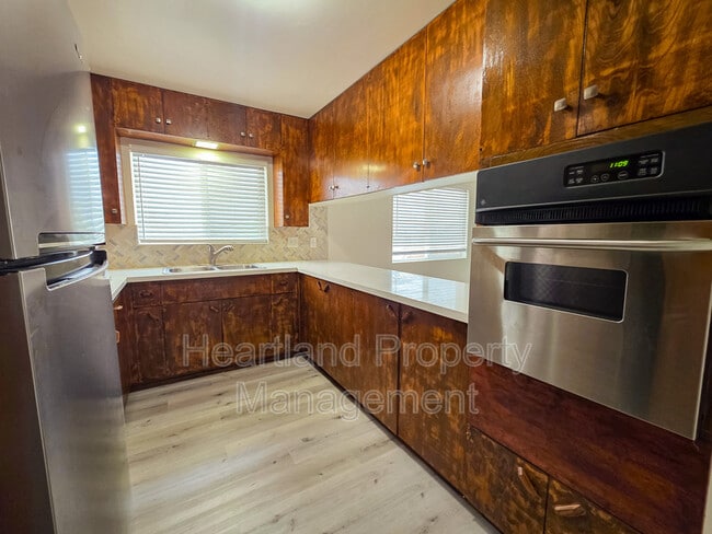 Building Photo - 853 Agate St