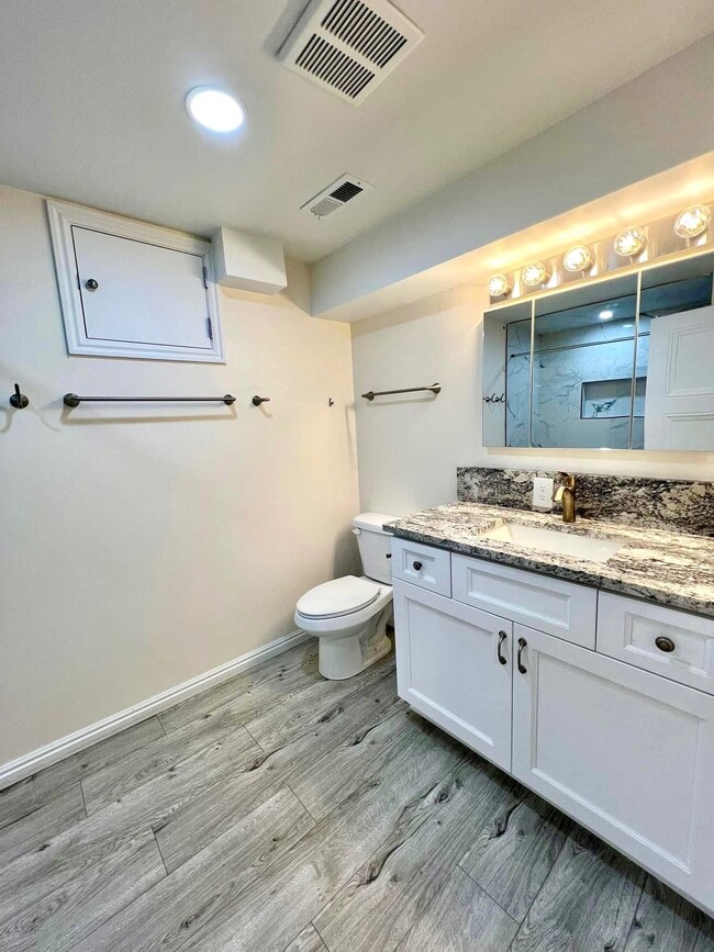Building Photo - 2384 Catalina Dr