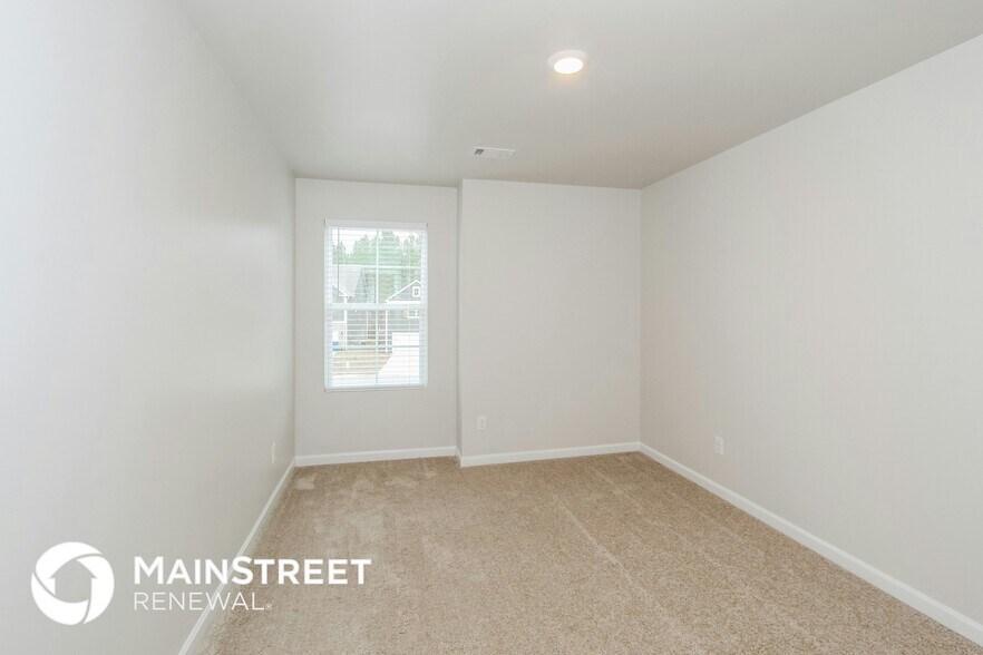 Building Photo - 173 Chelsea Park Rd