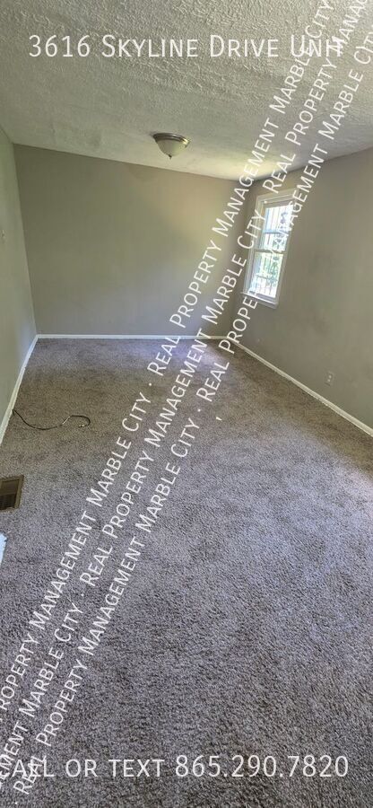 Building Photo - 3616 Skyline Dr
