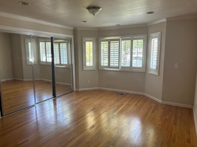 Building Photo - Beautiful Home with multiple upgrades!