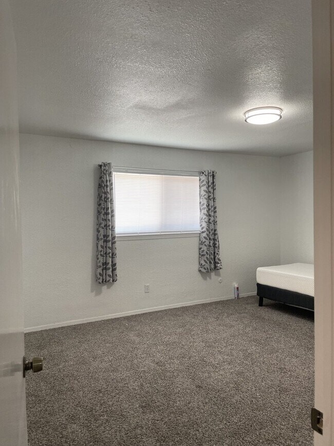 Building Photo - 10604 Fieldrock Ct
