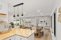 Building Photo - 1512 NW 4th Ave