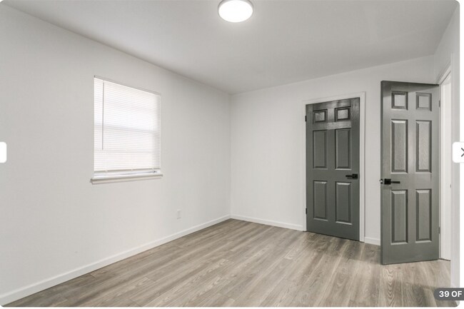 Building Photo - ASK ABOUT OUR VALENTINES DAY MOVE-IN SPECI...