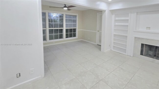 Building Photo - 5063 Heatherhill Ln