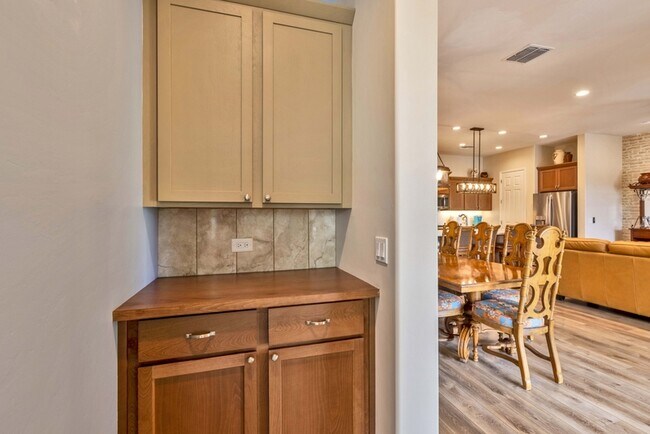 Building Photo - 30737 S Osprey Dr