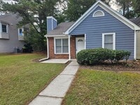 Building Photo - Move in special! 2 bedroom 2 bath duplex