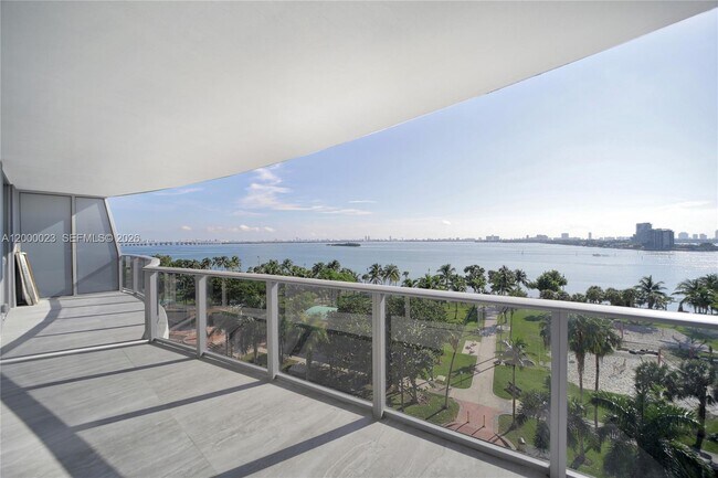 Building Photo - 488 NE 18th St