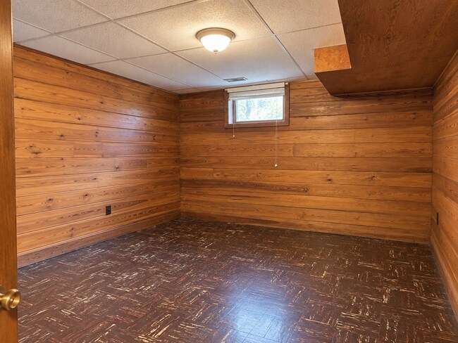 Building Photo - 501 S Swain Ave