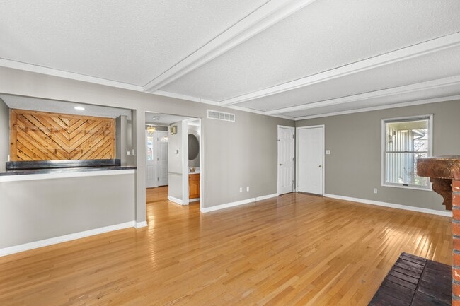 Building Photo - 14355 Rainy Lake Dr