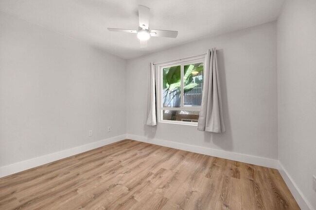 Building Photo - Fully Renovated 2-Bedroom Condo - Everything is NEW!