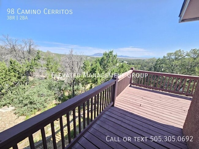 Building Photo - Enchanting Edgewood 3 Bedroom. Views! Lots...