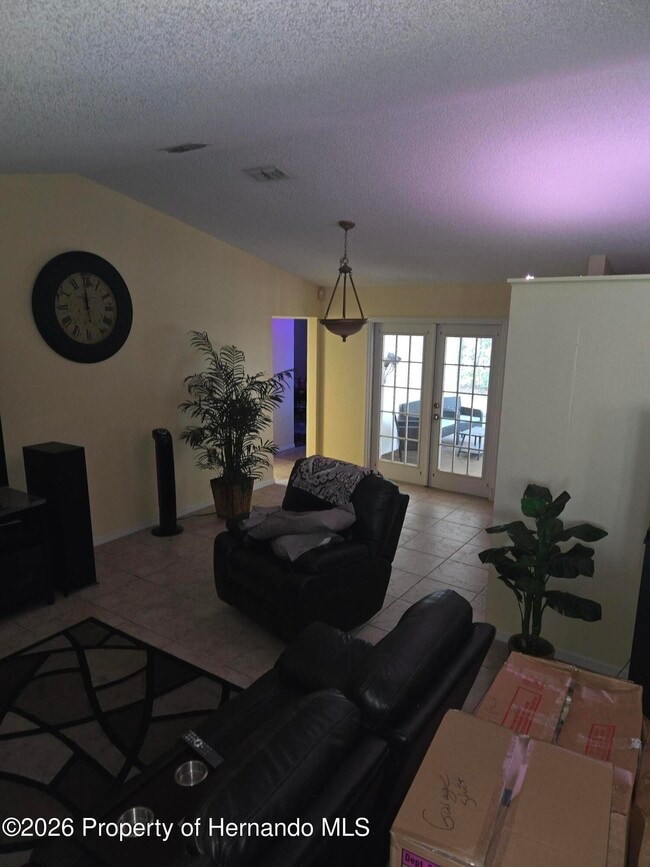 Building Photo - 10387 Ventura Dr